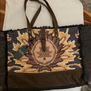 Myra weekender bag-black fern